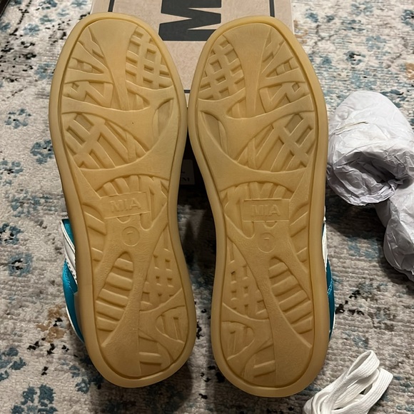 NWT Mia Vesta Sneaker in Turquoise & Green Multicolored - Picture 12 of 15